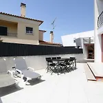 Funfactory House Dom wakacyjny *