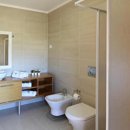 Funfactory House Назаре