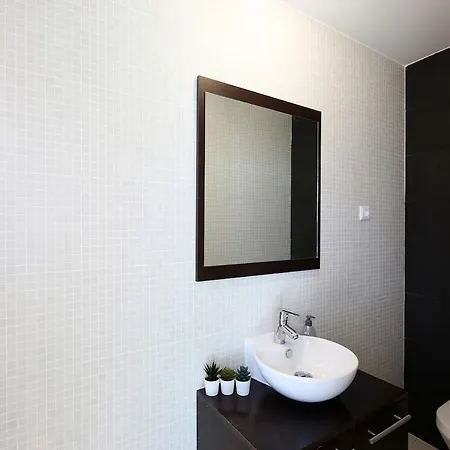 Funfactory House * Назаре