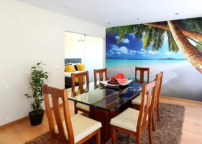 Funfactory House Дом отдыха Назаре