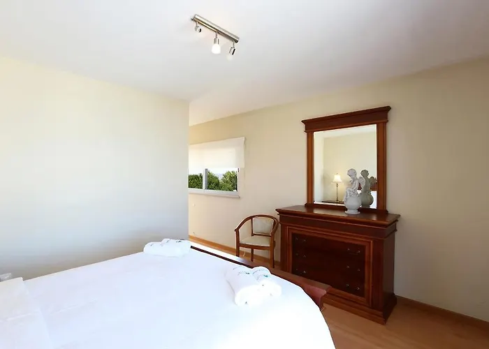 Дом отдыха Funfactory House Назаре