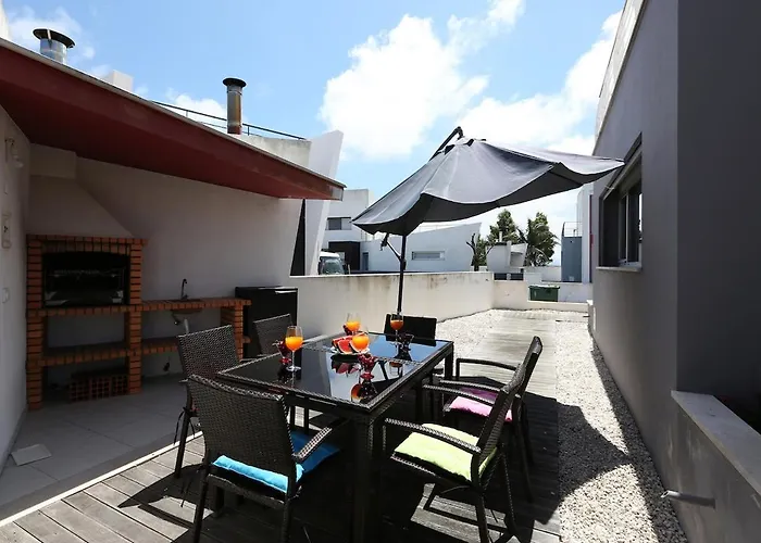 Дом отдыха Funfactory House *