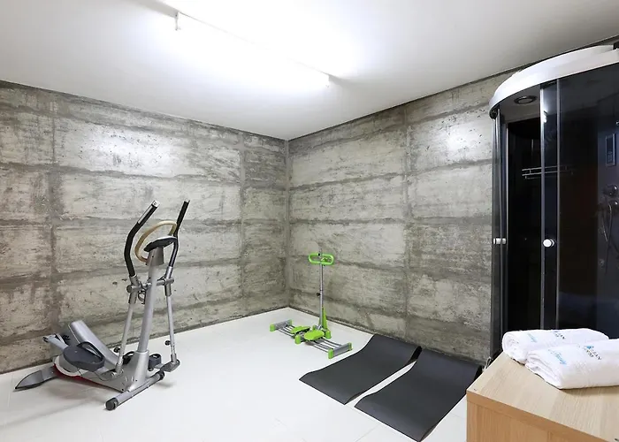 Funfactory House Назаре