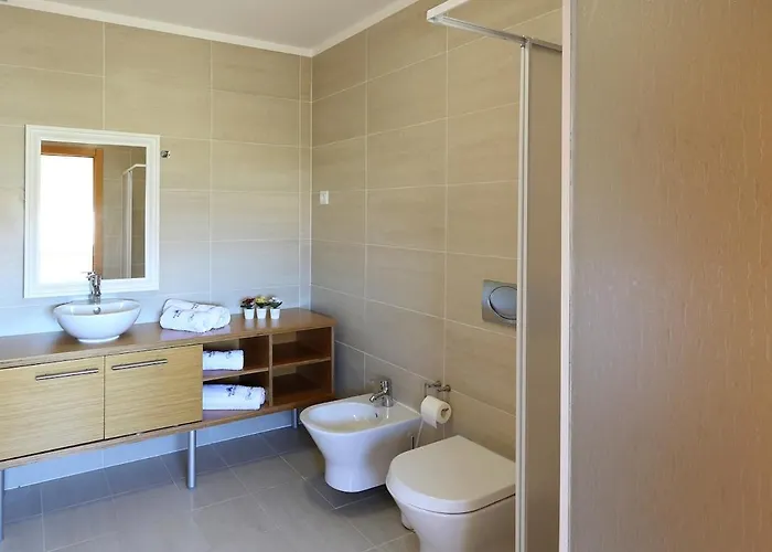 Funfactory House Назаре