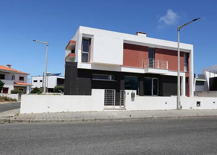 Funfactory House * Назаре