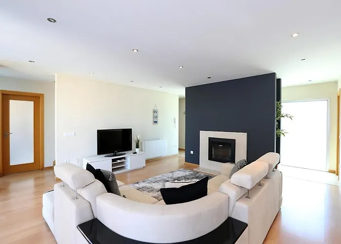 Дом отдыха Funfactory House Назаре